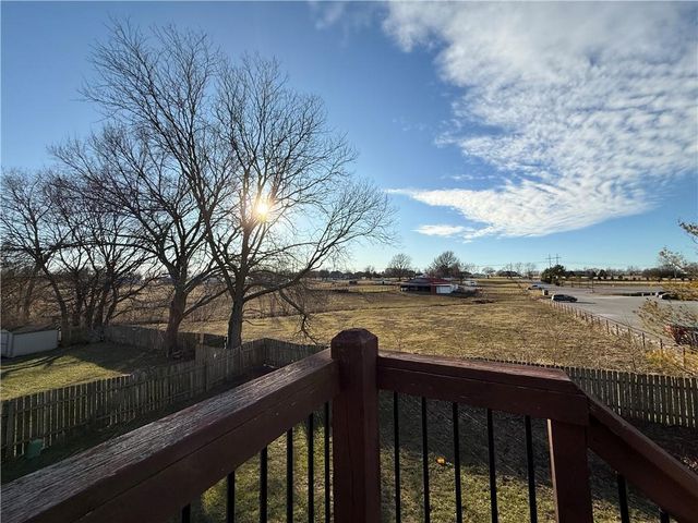 800 20TH Avenue S, Greenwood, MO 64034