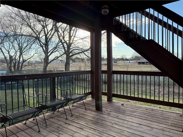 800 20TH Avenue S, Greenwood, MO 64034