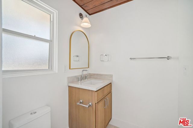 8061 Hesperia Avenue, Reseda (los Angeles), CA 91335