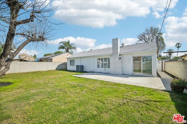 8061 Hesperia Avenue, Reseda (los Angeles), CA 91335