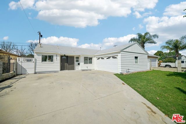 8061 Hesperia Avenue, Reseda (los Angeles), CA 91335