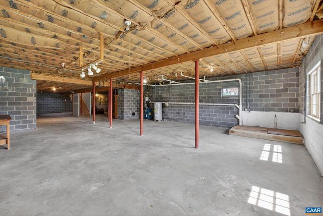 10694 ROCKFISH VALLEY HWY, Afton, VA 22920