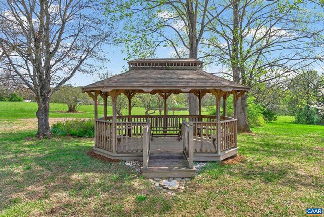 10694 ROCKFISH VALLEY HWY, Afton, VA 22920