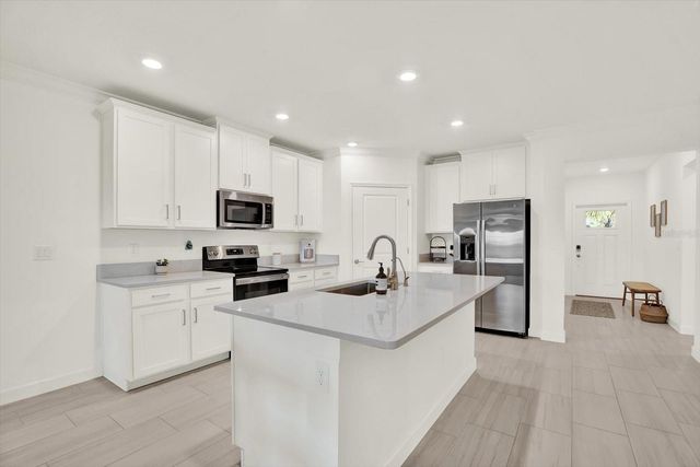 10998 GABLE DIG LOOP, San Antonio, FL 33576