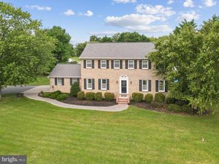 312 S LAKE DR, Stevensville, MD 21666