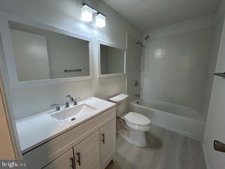 25 MULBERRY CT, Hamilton, NJ 08619