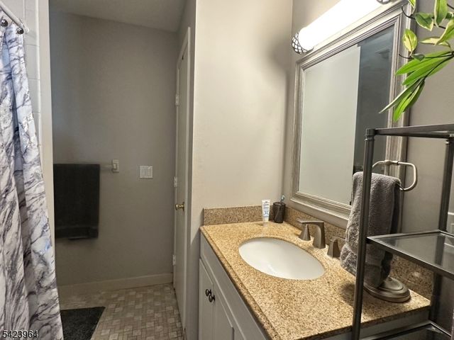 4 Greg Norman Ct 4, Vernon Twp., NJ 07462