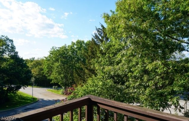 4 Greg Norman Ct 4, Vernon Twp., NJ 07462
