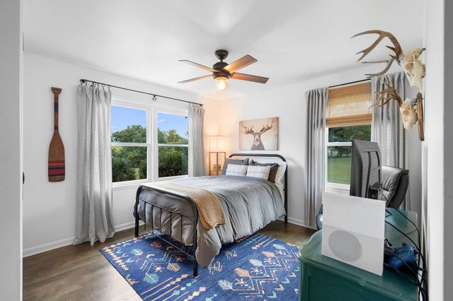 2337 Les Robinson Rd, Columbia, TN 38401