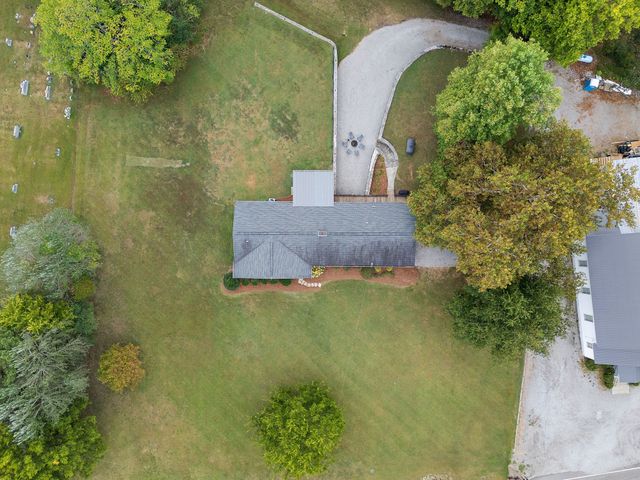 2337 Les Robinson Rd, Columbia, TN 38401