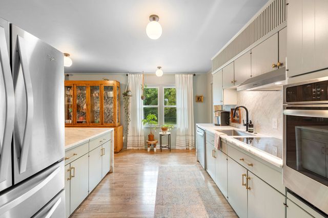 2337 Les Robinson Rd, Columbia, TN 38401