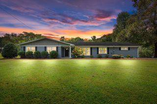 2337 Les Robinson Rd, Columbia, TN 38401