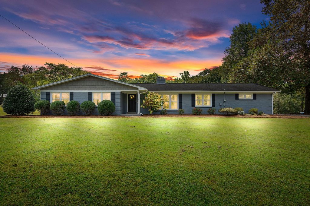 2337 Les Robinson Rd, Columbia, TN 38401