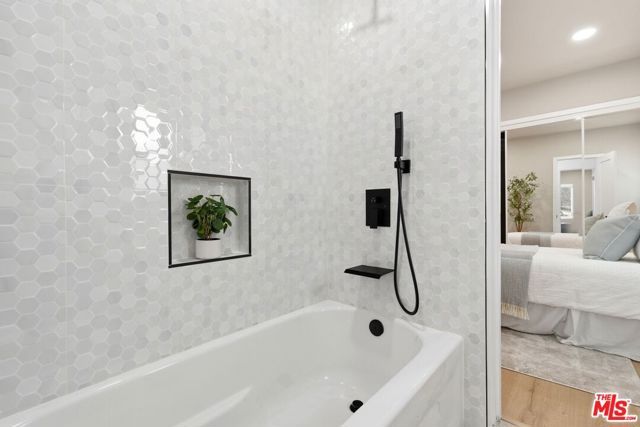 6015 Keniston Avenue, Los Angeles, CA 90043