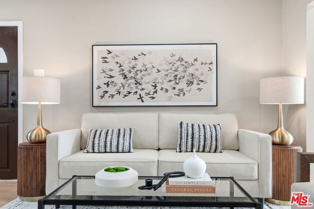 6015 Keniston Avenue, Los Angeles, CA 90043