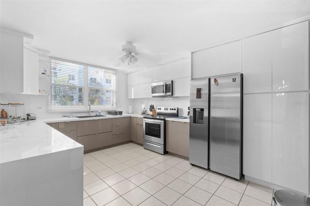 330 RESIDENCES AT ESCORIAL 1610, Carolina, PR 00987
