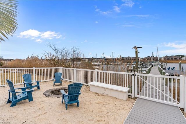 47 Bay Front PL, Hampton, VA 23664