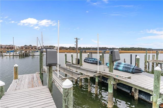 47 Bay Front PL, Hampton, VA 23664
