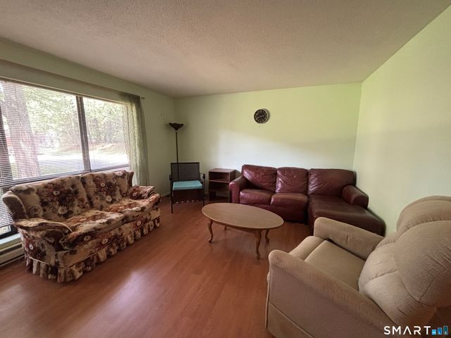 37 Wellington Drive 37, Farmington, CT 06032