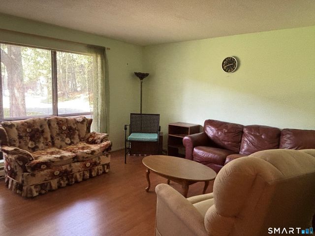 37 Wellington Drive 37, Farmington, CT 06032