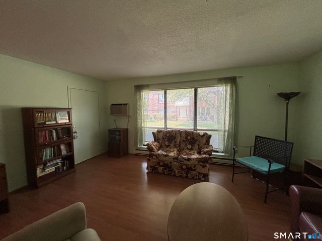 37 Wellington Drive 37, Farmington, CT 06032