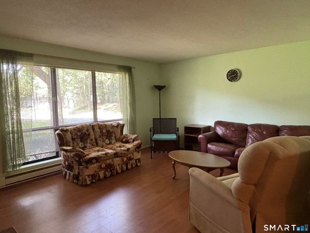 37 Wellington Drive 37, Farmington, CT 06032