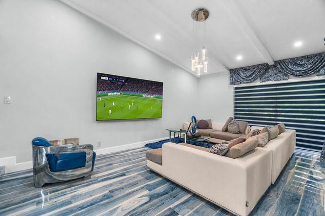 5557 N Cameo Drive N, Boca Raton, FL 33433
