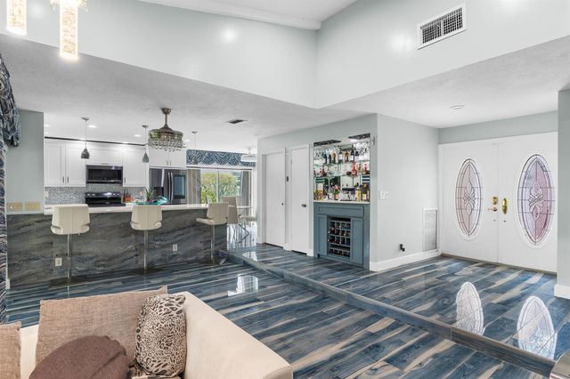 5557 N Cameo Drive N, Boca Raton, FL 33433