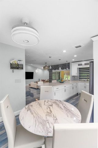 5557 N Cameo Drive N, Boca Raton, FL 33433