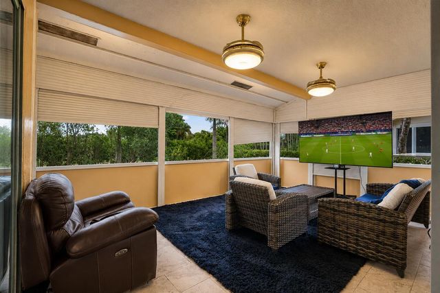 5557 N Cameo Drive N, Boca Raton, FL 33433