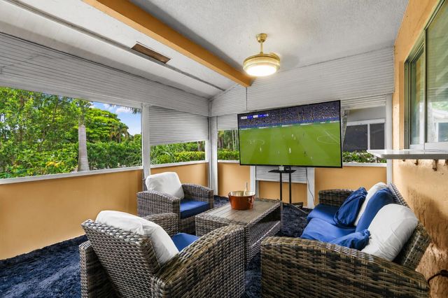 5557 N Cameo Drive N, Boca Raton, FL 33433