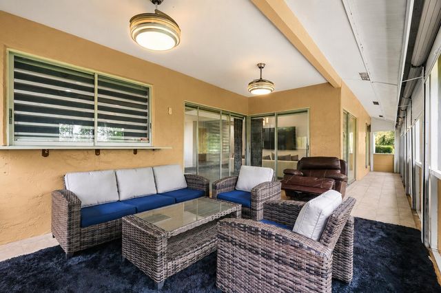 5557 N Cameo Drive N, Boca Raton, FL 33433