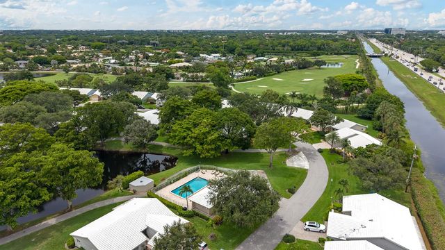 5557 N Cameo Drive N, Boca Raton, FL 33433