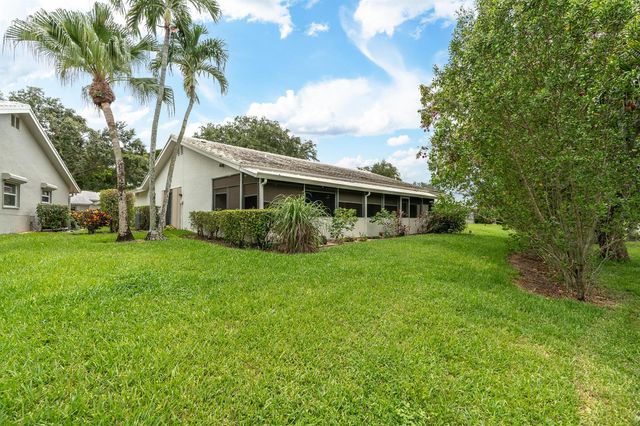 5557 N Cameo Drive N, Boca Raton, FL 33433