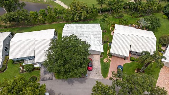 5557 N Cameo Drive N, Boca Raton, FL 33433
