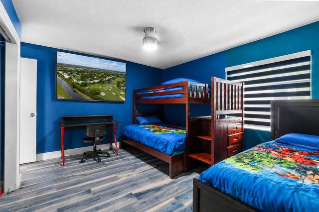5557 N Cameo Drive N, Boca Raton, FL 33433