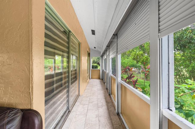 5557 N Cameo Drive N, Boca Raton, FL 33433