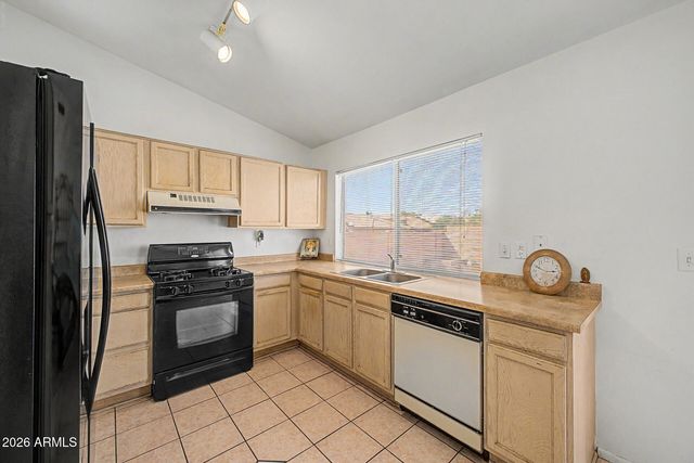 1702 E FREMONT Road, Phoenix, AZ 85042