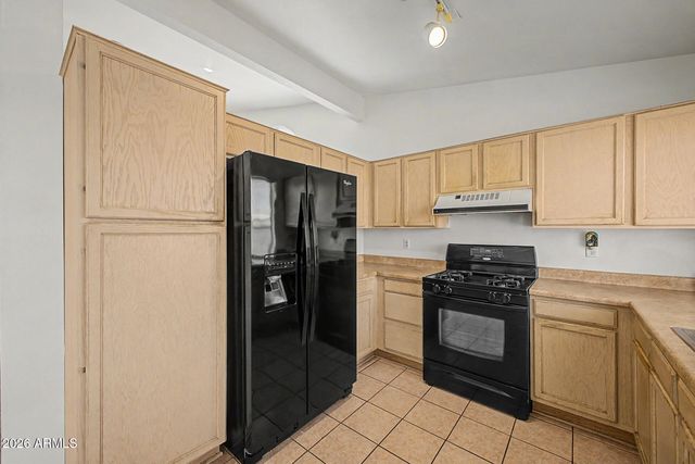 1702 E FREMONT Road, Phoenix, AZ 85042