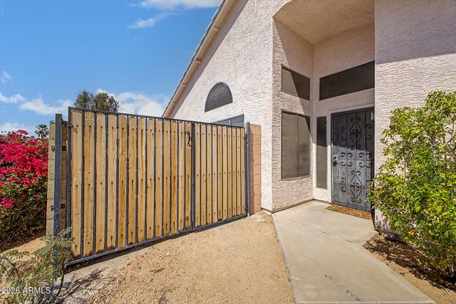 1702 E FREMONT Road, Phoenix, AZ 85042