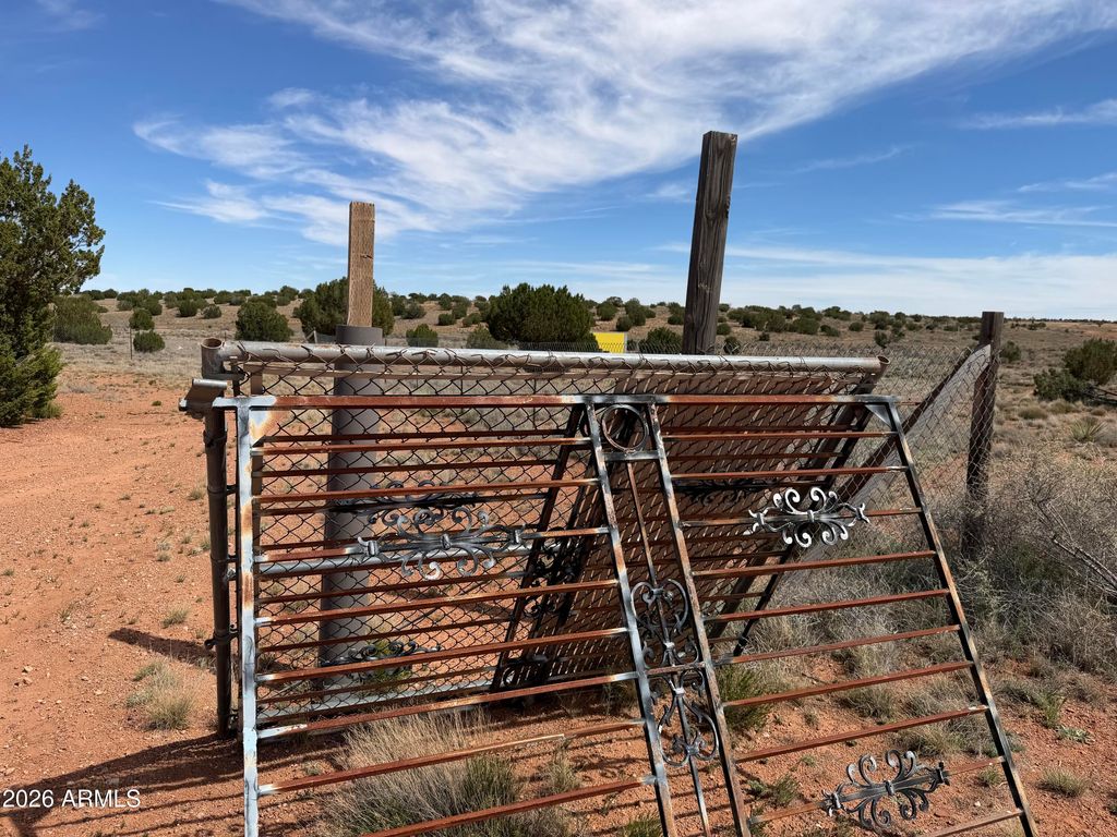 Image 9 of property listing at 2576 NE DUCK LAKE Road B, Heber, AZ 85928