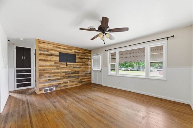 742 N Flora, Wichita, KS 67212