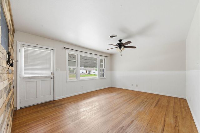 742 N Flora, Wichita, KS 67212