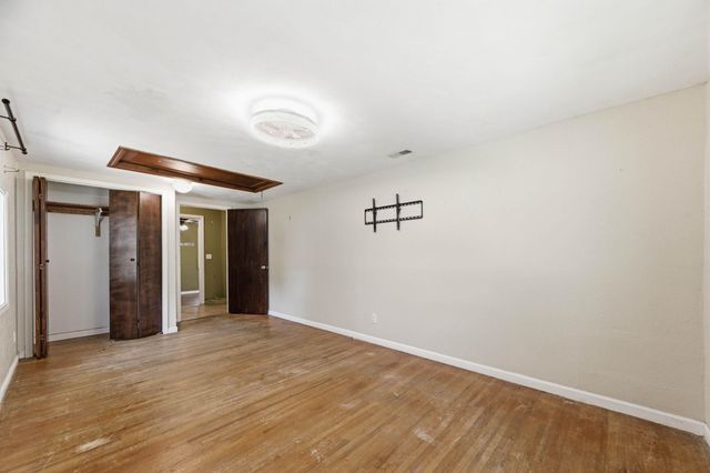 742 N Flora, Wichita, KS 67212