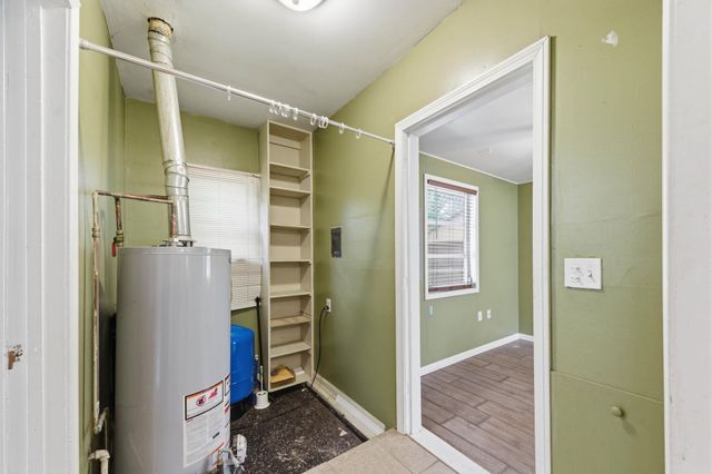 742 N Flora, Wichita, KS 67212