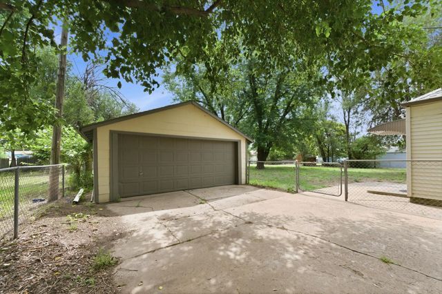 742 N Flora, Wichita, KS 67212