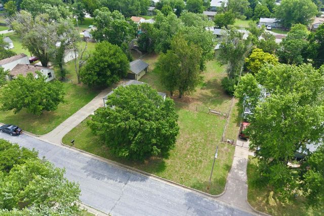 742 N Flora, Wichita, KS 67212