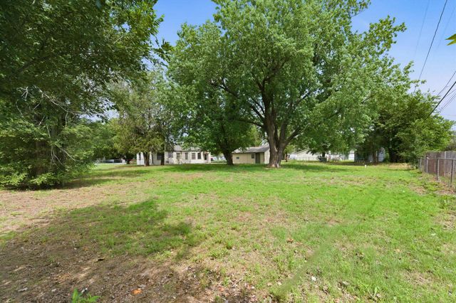 742 N Flora, Wichita, KS 67212