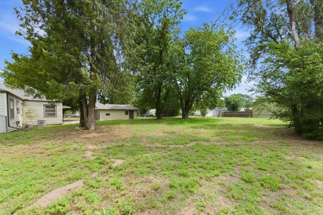 742 N Flora, Wichita, KS 67212