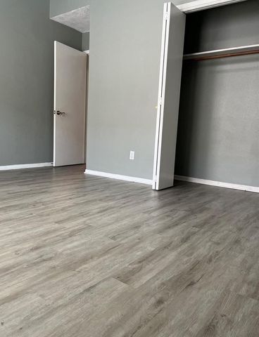 10909 Glenwolde Drive 909, Houston, TX 77099